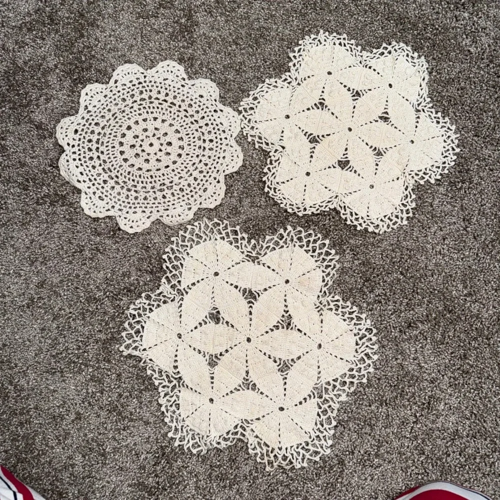 Unbranded Crochet Doily Set 4pc Off-White Good Vintage Lace Handmade Decor